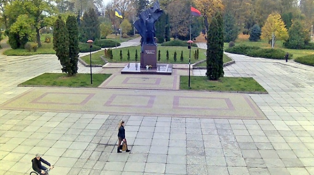 Площадь имени Героя Украины Степана Бандеры
