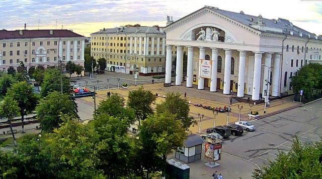 Театральная площадь. Калуга в режиме реального времени