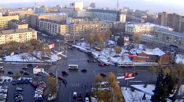 Перекресток улиц Воровского - Сони Кривой. Челябинск веб камера онлайн
