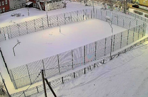 Спортивная площадка у школы №2. Веб-камеры Медвежьегорска онлайн