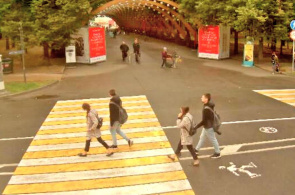 Аллея арок в парке Сокольники. Веб камеры Москвы онлайн