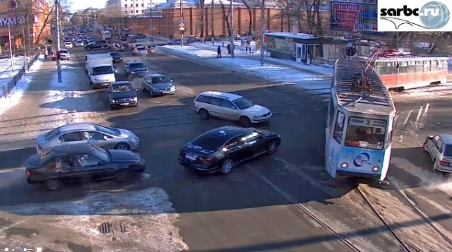 Перекресток улиц Кутякова - Астраханская. Веб камеры Саратова онлайн
