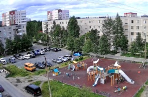Детская площадка на улице Белова. Веб-камеры Полярные Зори