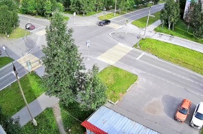 Перекрёсток улиц Строителей - Ломоносова. Веб-камеры Полярные Зори