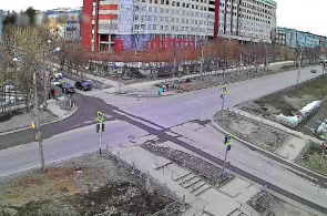 Перекресток улиц Бредова - Космонавтов. Веб-камеры города Апатиты