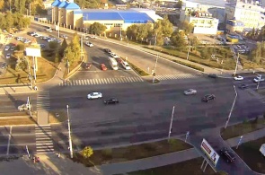 Перекресток улиц Доваторцев и Серова. Ставрополь веб камера онлайн