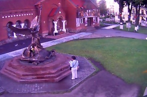 Скульптура Архангела Михаила. Минск веб камера онлайн