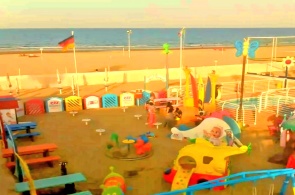 Детская площадка на пляже Риччоне. Веб-камеры Римини