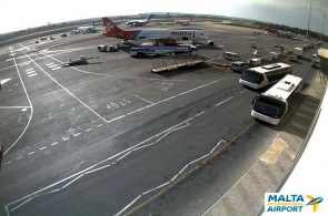 Международный аэропорт Мальты веб камера онлайн