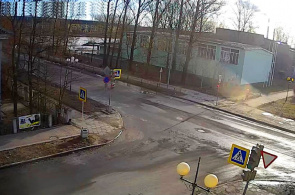 Перекрёсток улиц Комсомольская и Горького. Веб камеры Кондопоги онлайн