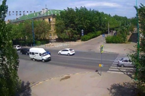 Перекресток проспекта Ленина и улицы Комсомольской. Веб-камеры Волжского