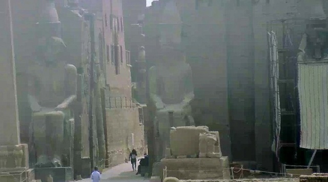 Панорамная веб-камера онлайн с видом на вход в храм Луксор