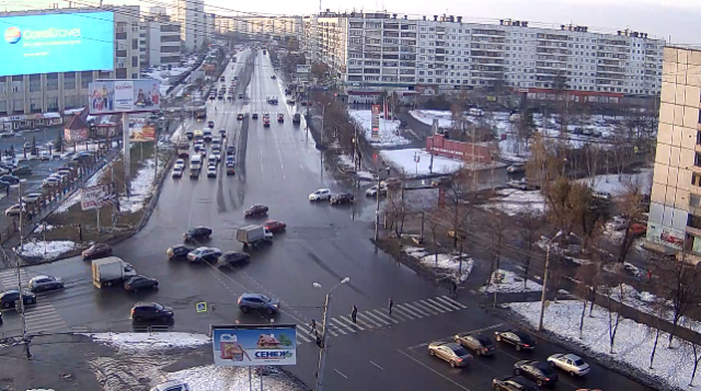 Перекресток Комсомольский проспект - Чайковского. Челябинск веб камера онлайн