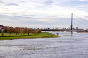 Вид на Рейн. Веб камеры Дюссельдорфа онлайн
