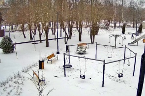 Детская площадка на Ленина. Веб-камеры Яхрома онлайн