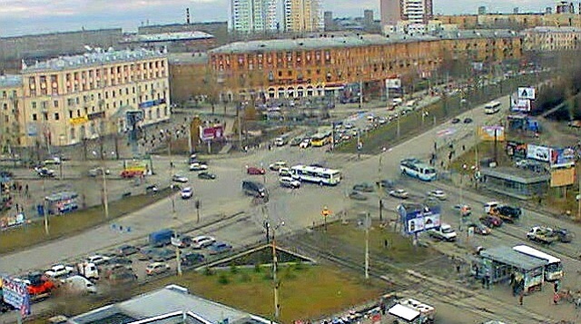 Перекресток улиц Космонавтов - Машиностроителей веб камера онлайн