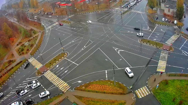 Перекресток проспекта Ватутина и улицы Губкина. Веб-камеры Белгорода