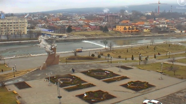 Площадь Плиева. Веб-камеры Владикавказа онлайн