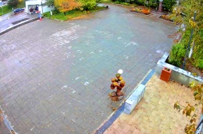 Сквер имени Янгеля. Ракурс 2. Веб-камеры Железногорск-Илимский онлайн