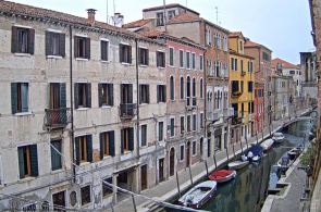 Вид на канал из отеля Pausania. Веб камеры Венеции онлайн