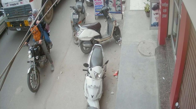 Улица в районе Дженейкпери. Веб камеры Нью-Дели онлайн