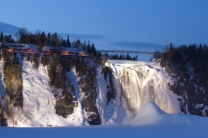 Водопад Монморанси (Montmorency Falls) веб камера онлайн