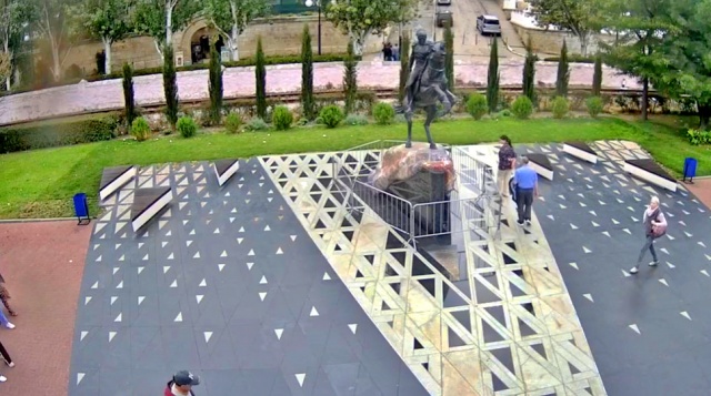 Памятник Котляревскому. Веб-камеры Феодосии