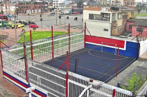 Спортивная площадка в центре города. Веб-камеры Боготы смотреть онлайн