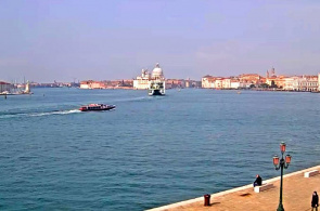 Бассейн Святого Марка в прямом эфире в Венеции