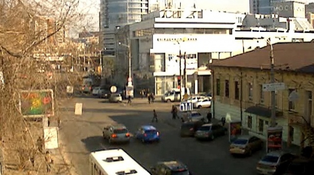 Вебкамера на ул.Плеханова. Днепропетровск в режиме реального времени